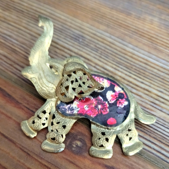 Vintage elephant Brooch pin - Picture 1 of 2